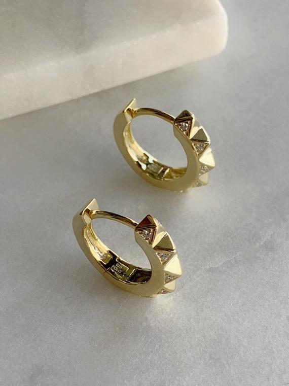 PYRAMID HOOP EARRINGS - GOLD