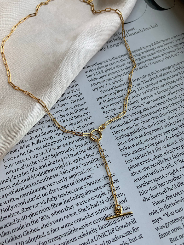 TOGGLE DAINTY CHAIN NECKLACE