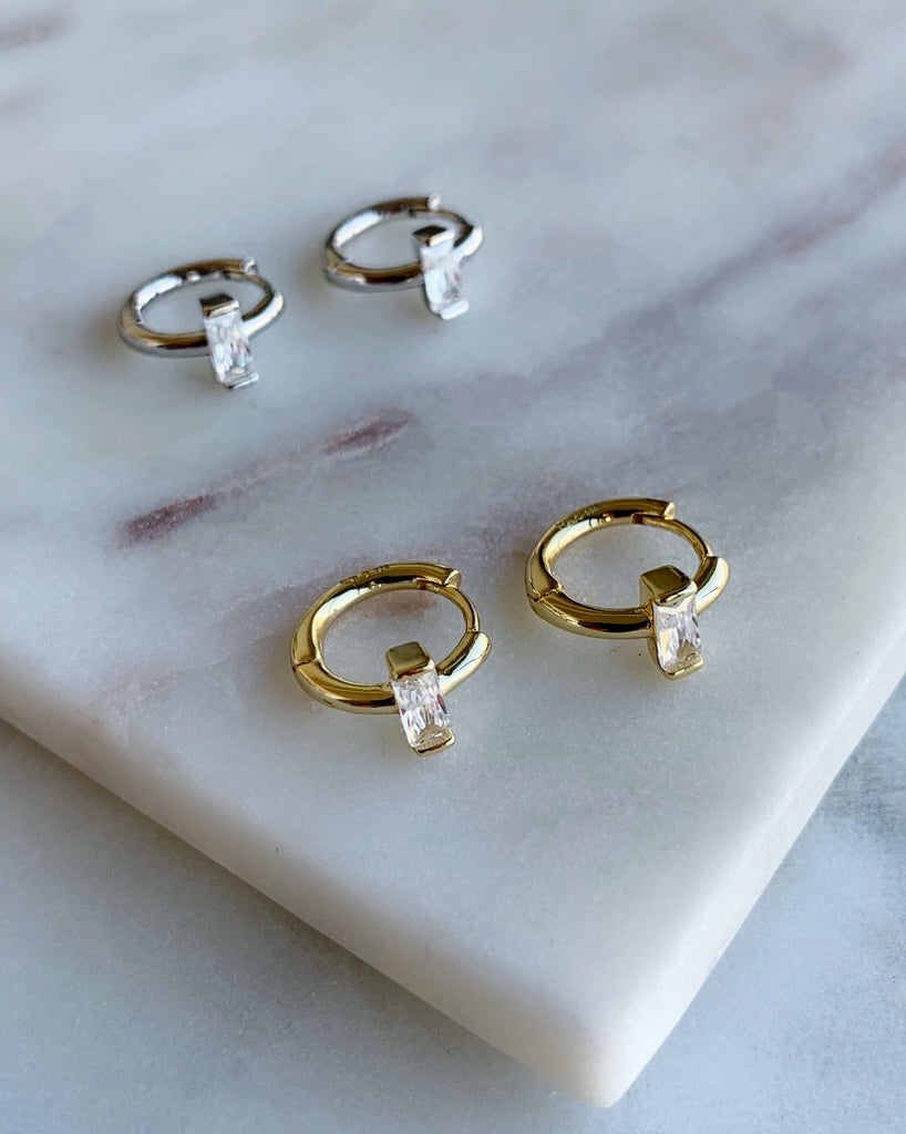 SMALL HOOP EARRINGS - GOLD