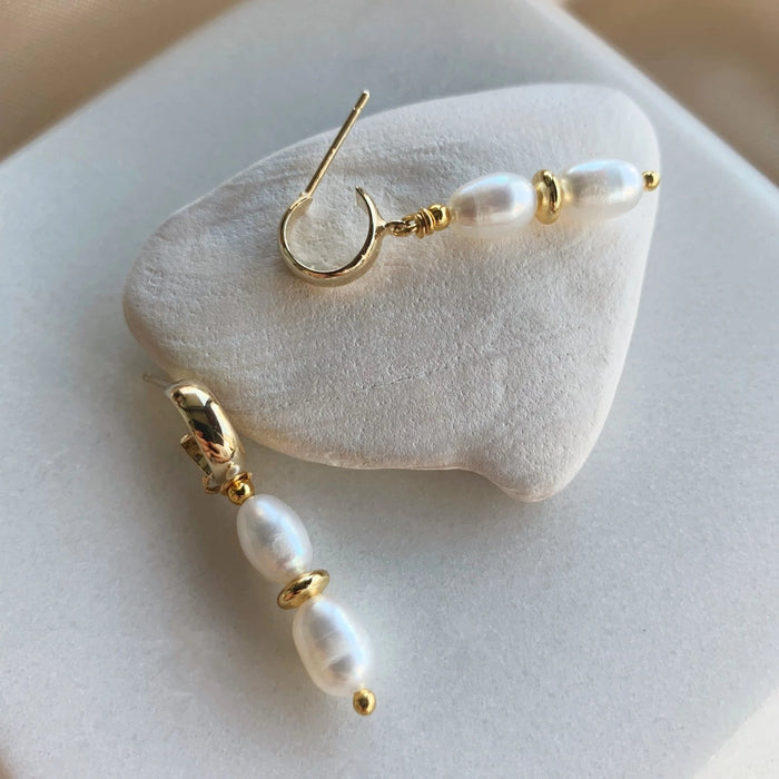 TINY HOOP PEARL EARRINGS