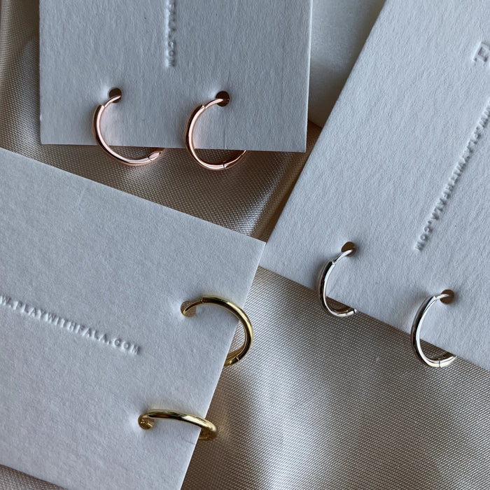 MINIMAL HOOP EARRINGS