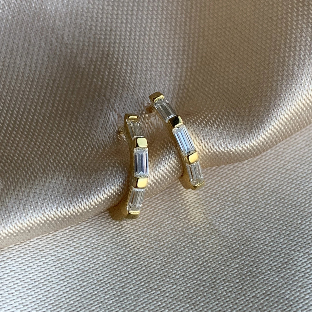 SMALL HOOP EARRINGS